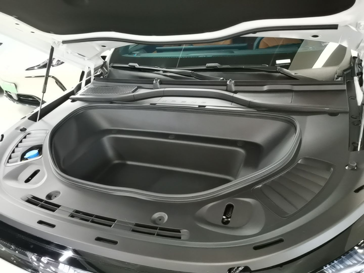 Xpeng G9 · 330511 · view 15