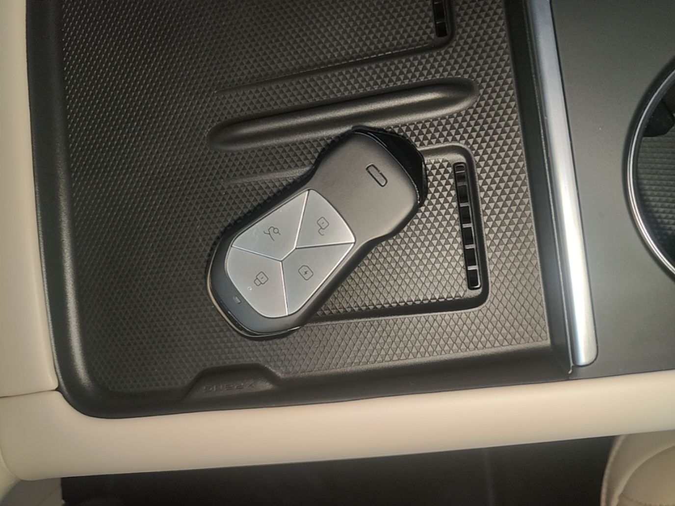 Xpeng G6 · 150106 · view 13