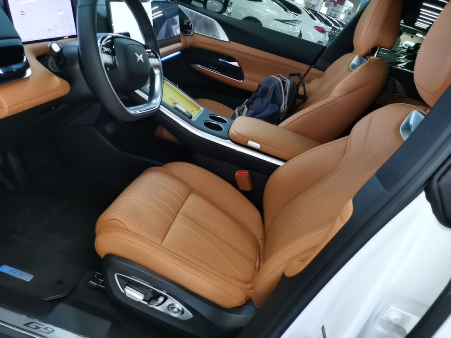 Xpeng G9 · 330511 · view 12