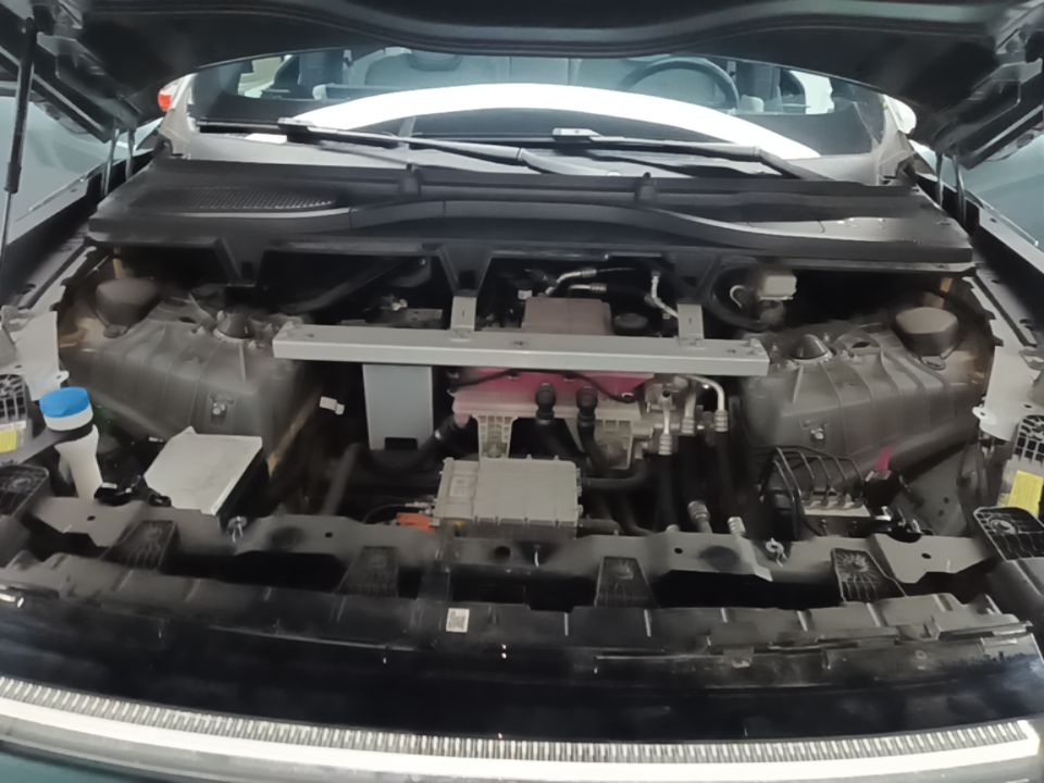 Xpeng G9 · 240489 · view 18