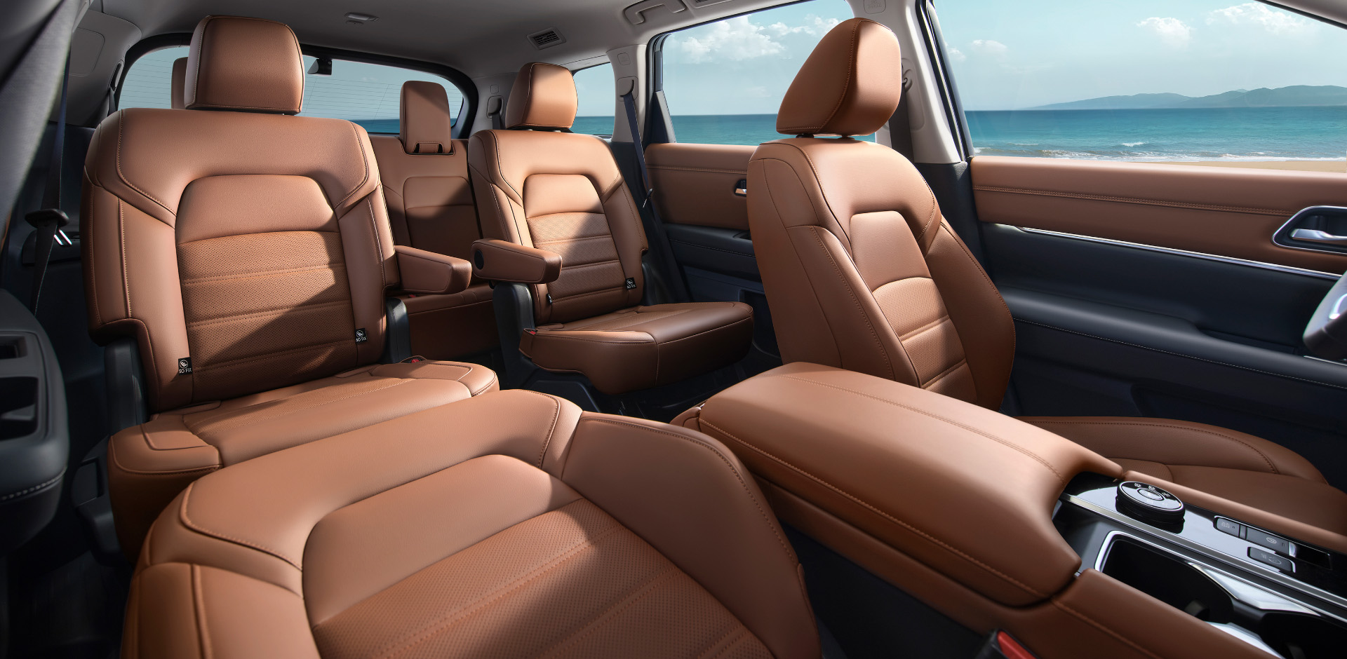 Nissan Pathfinder · view 2