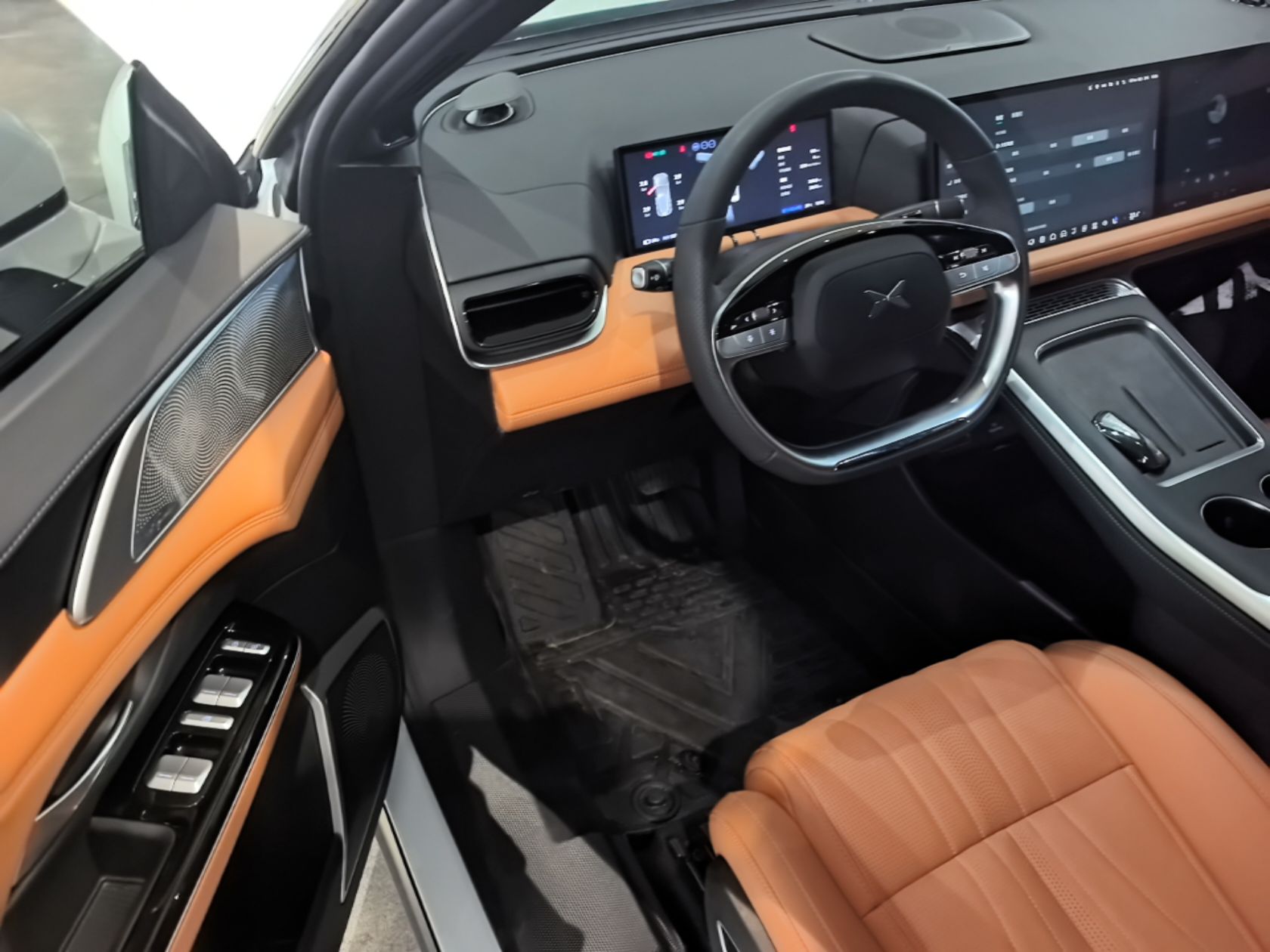 Xpeng G9 · 852076 · view 10