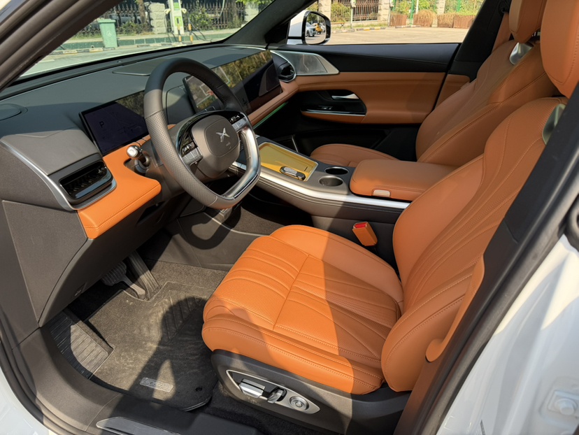 Xpeng G9 · 330511 · view 5