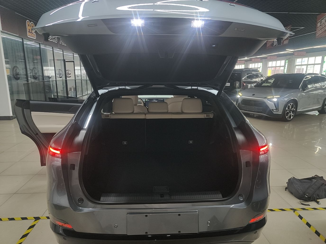 Xpeng G6 · 150106 · view 20