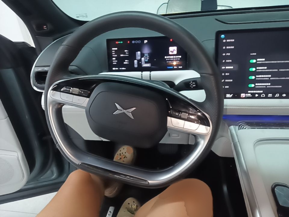 Xpeng G9 · 240489 · view 11